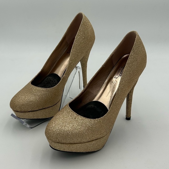 Shoes - Sizzle by Coloriffics Gold Glitter Pumps
